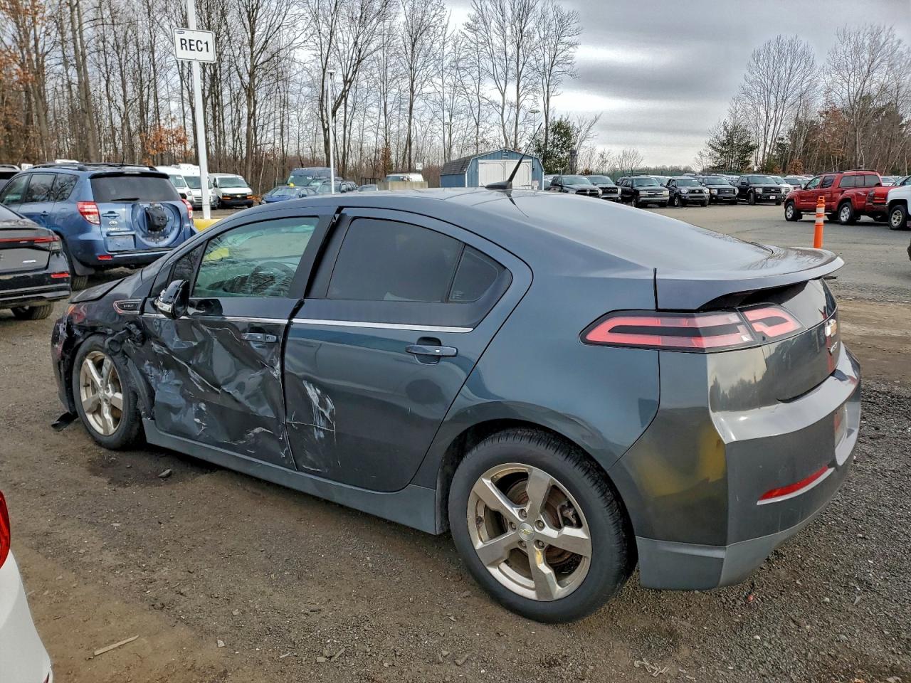 2013 CHEVROLET VOLT photo 2