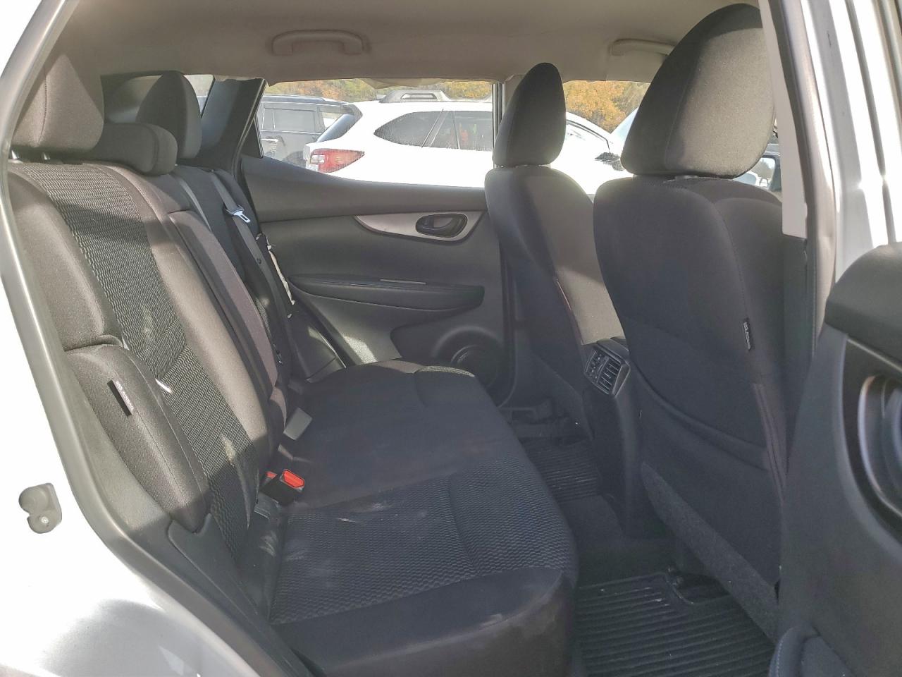 2020 NISSAN ROGUE SPORT S photo 11