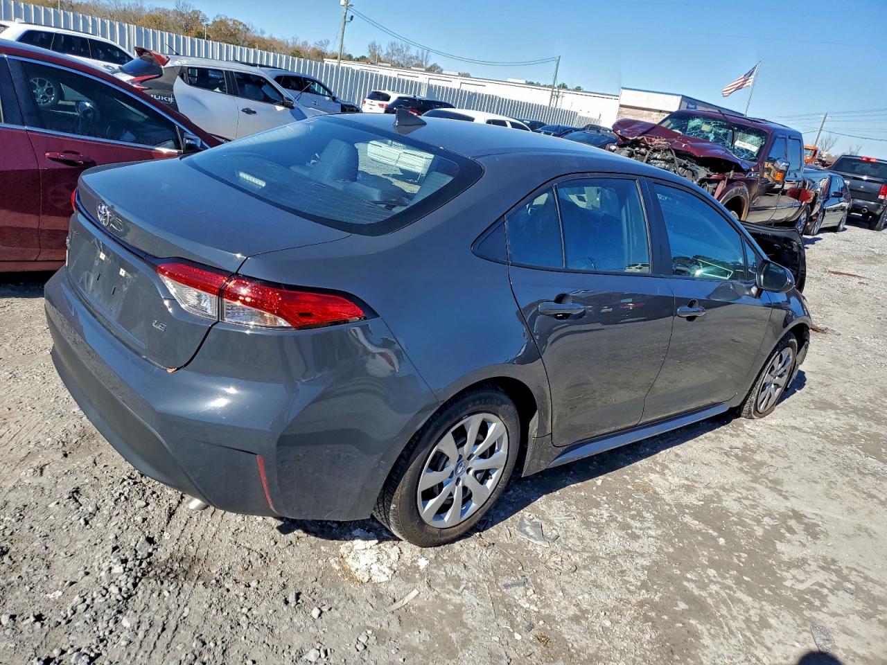 2024 TOYOTA COROLLA LE photo 3
