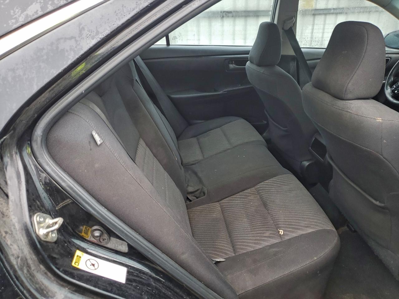 2015 TOYOTA CAMRY LE photo 10