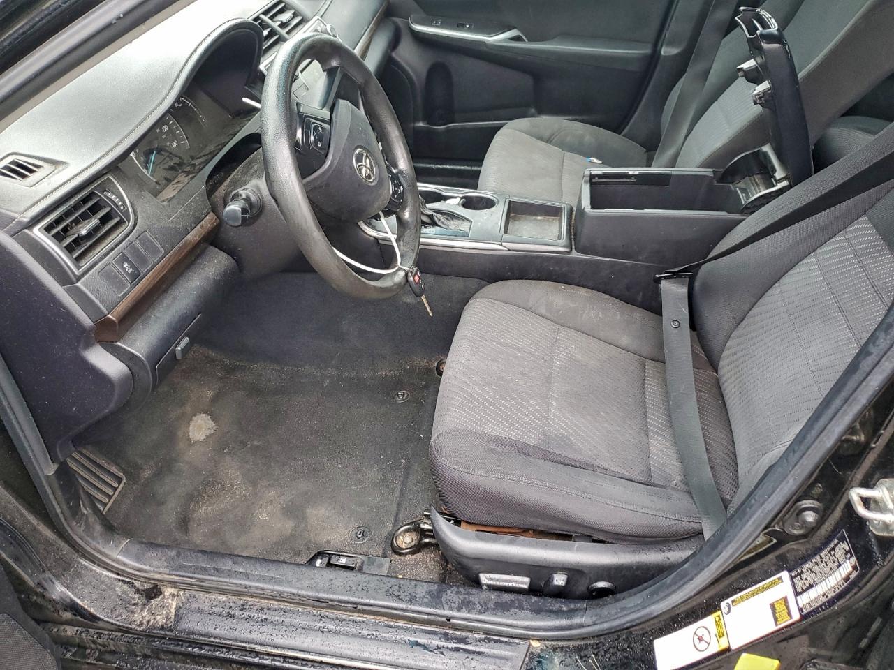 2015 TOYOTA CAMRY LE photo 7