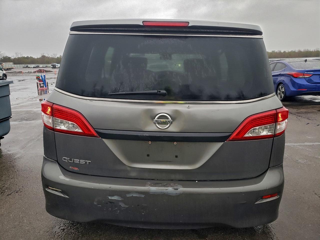 2016 NISSAN QUEST S photo 6