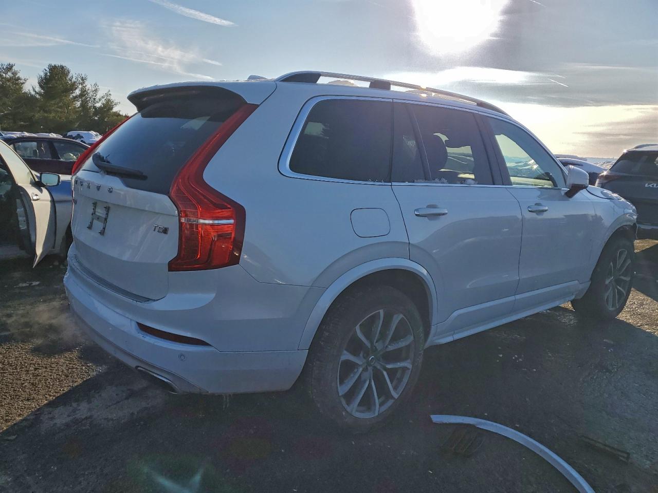 2017 VOLVO XC90 T5 photo 3