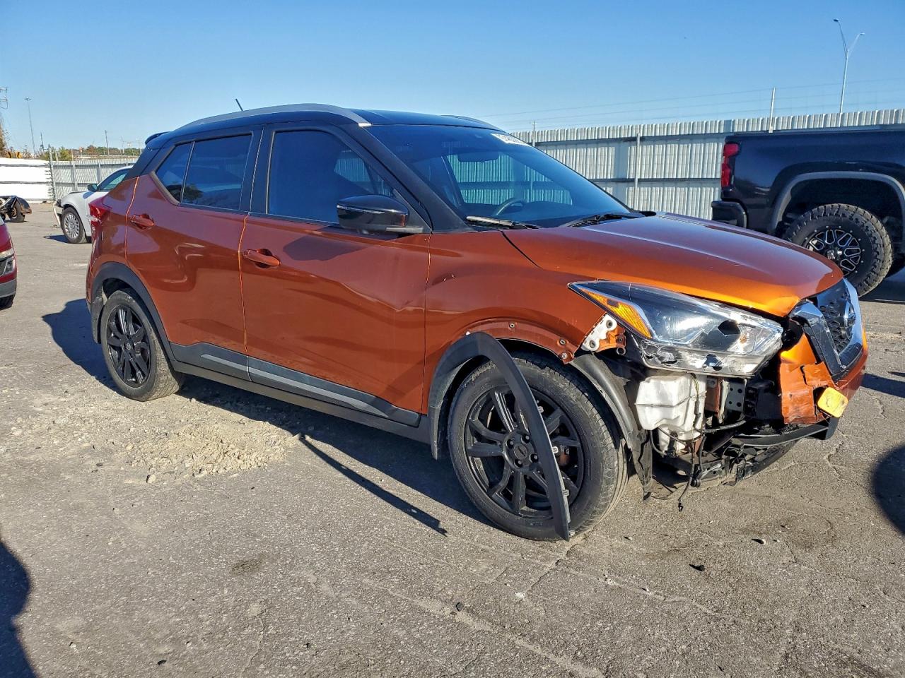2020 NISSAN KICKS SR photo 4