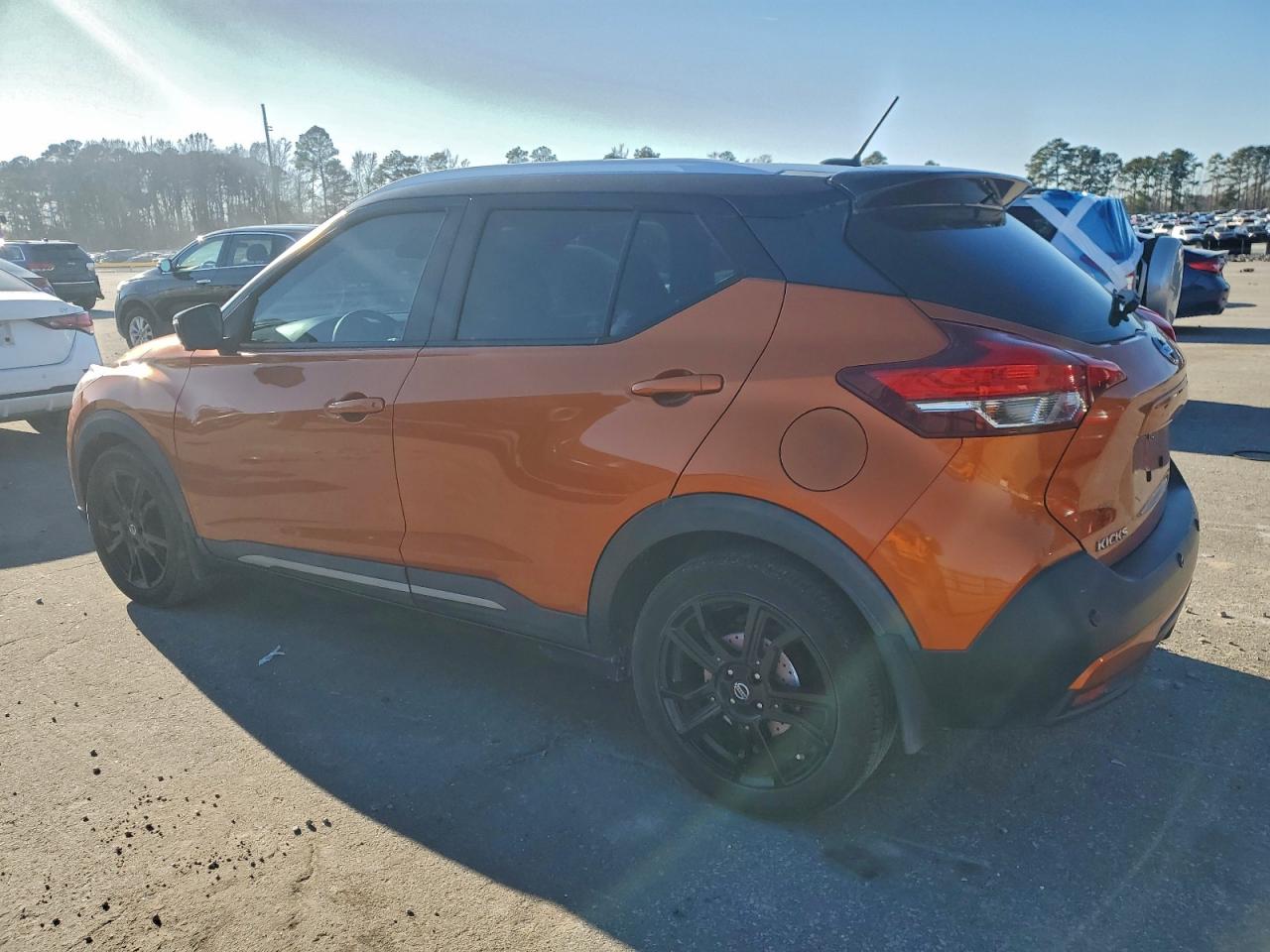 2020 NISSAN KICKS SR photo 2