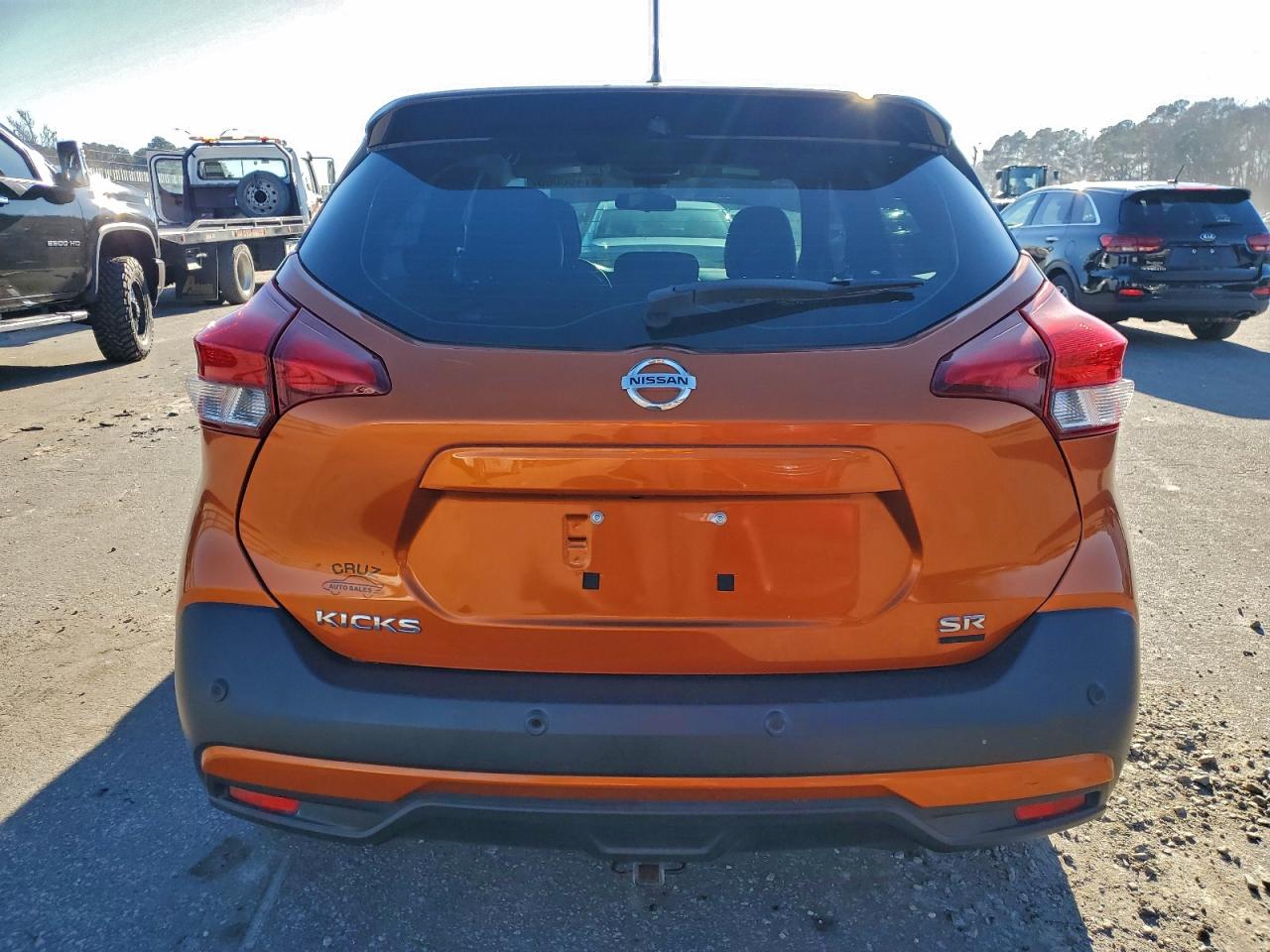 2020 NISSAN KICKS SR photo 6