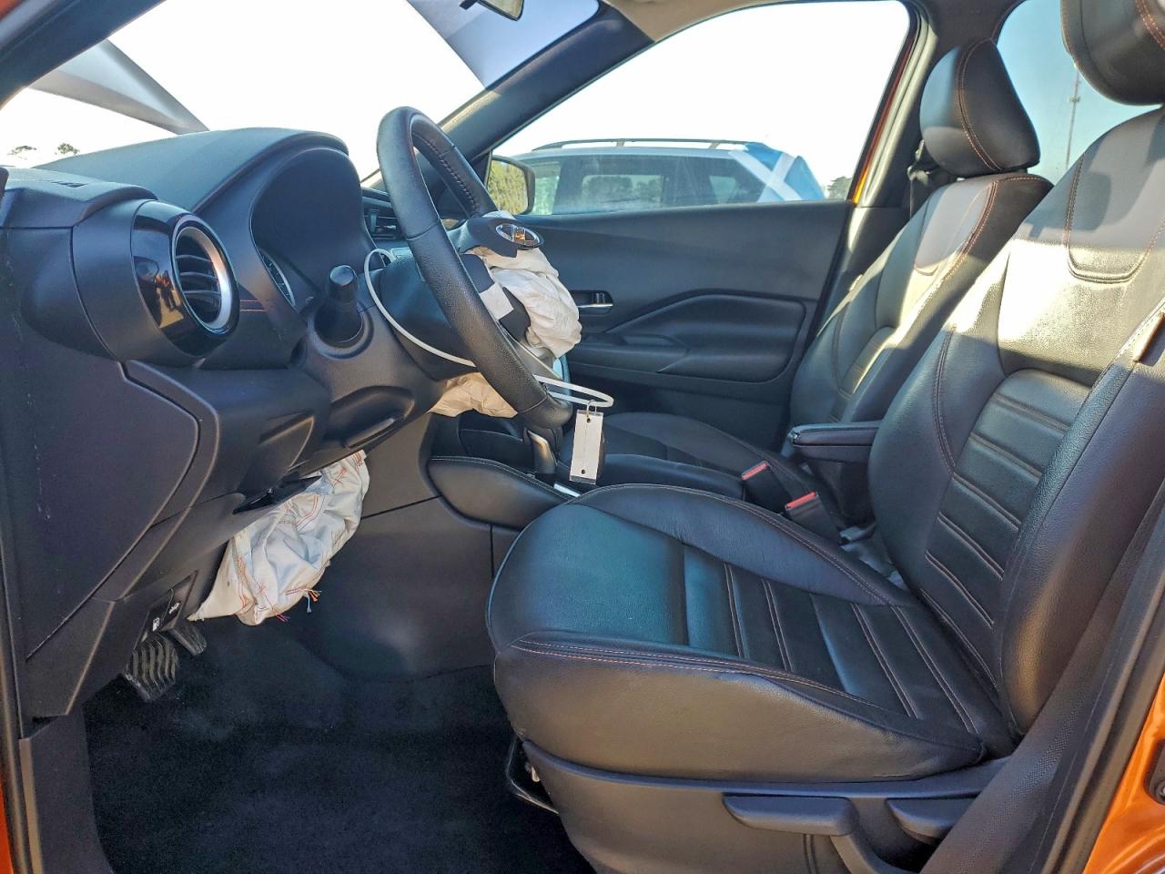 2020 NISSAN KICKS SR photo 7