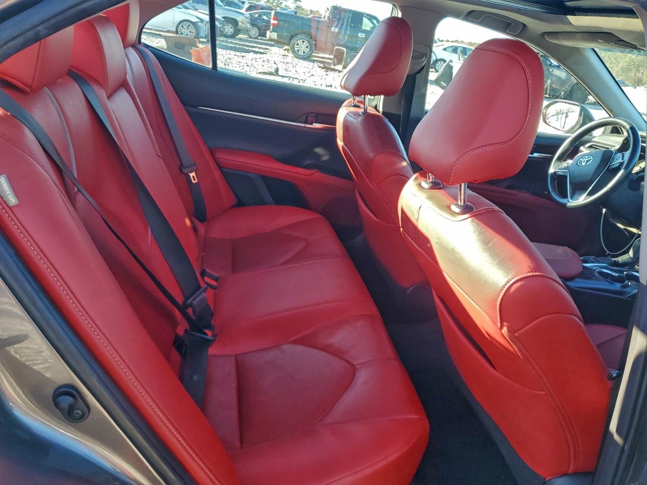 2019 TOYOTA CAMRY XSE photo 10