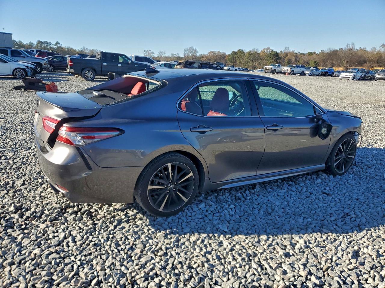 2019 TOYOTA CAMRY XSE photo 3