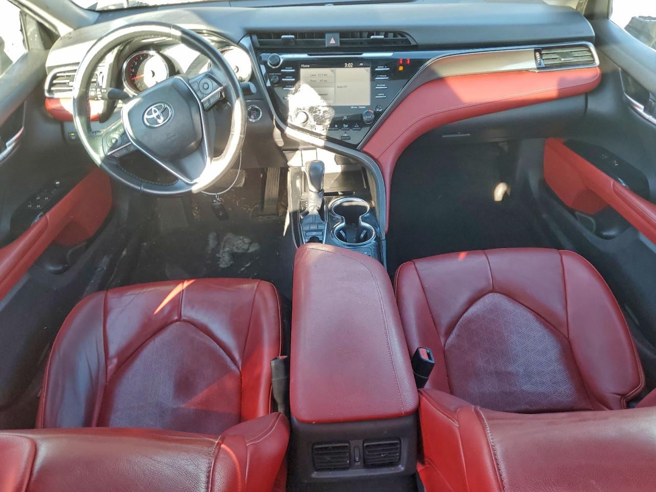 2019 TOYOTA CAMRY XSE photo 8