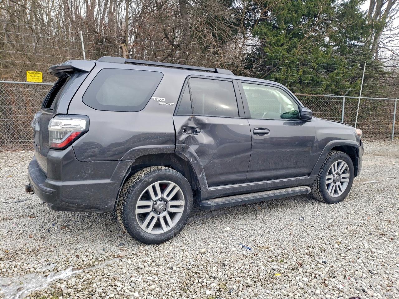 2022 TOYOTA 4RUNNER SR5 PREMIUM photo 3