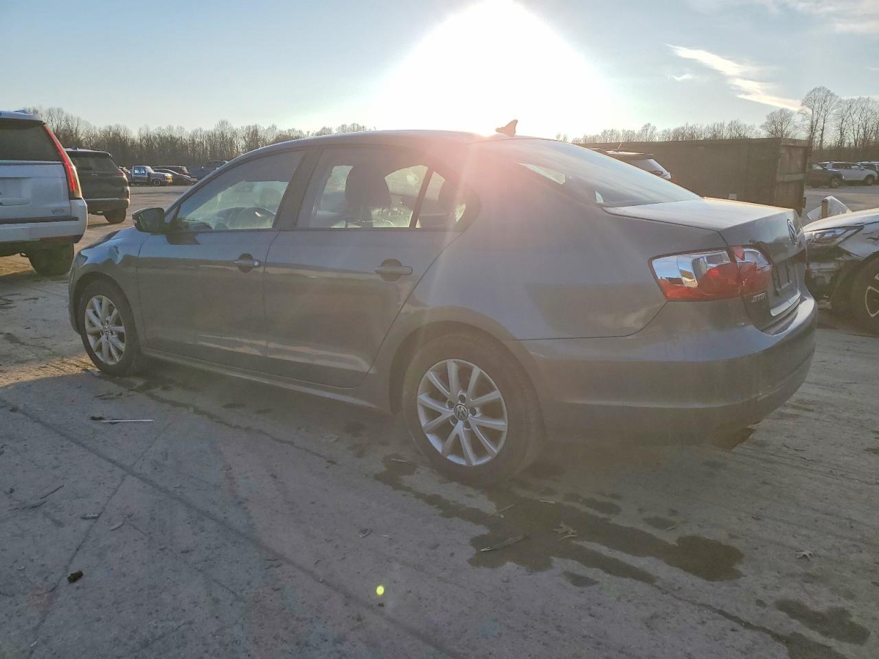 2012 VOLKSWAGEN JETTA SE photo 2