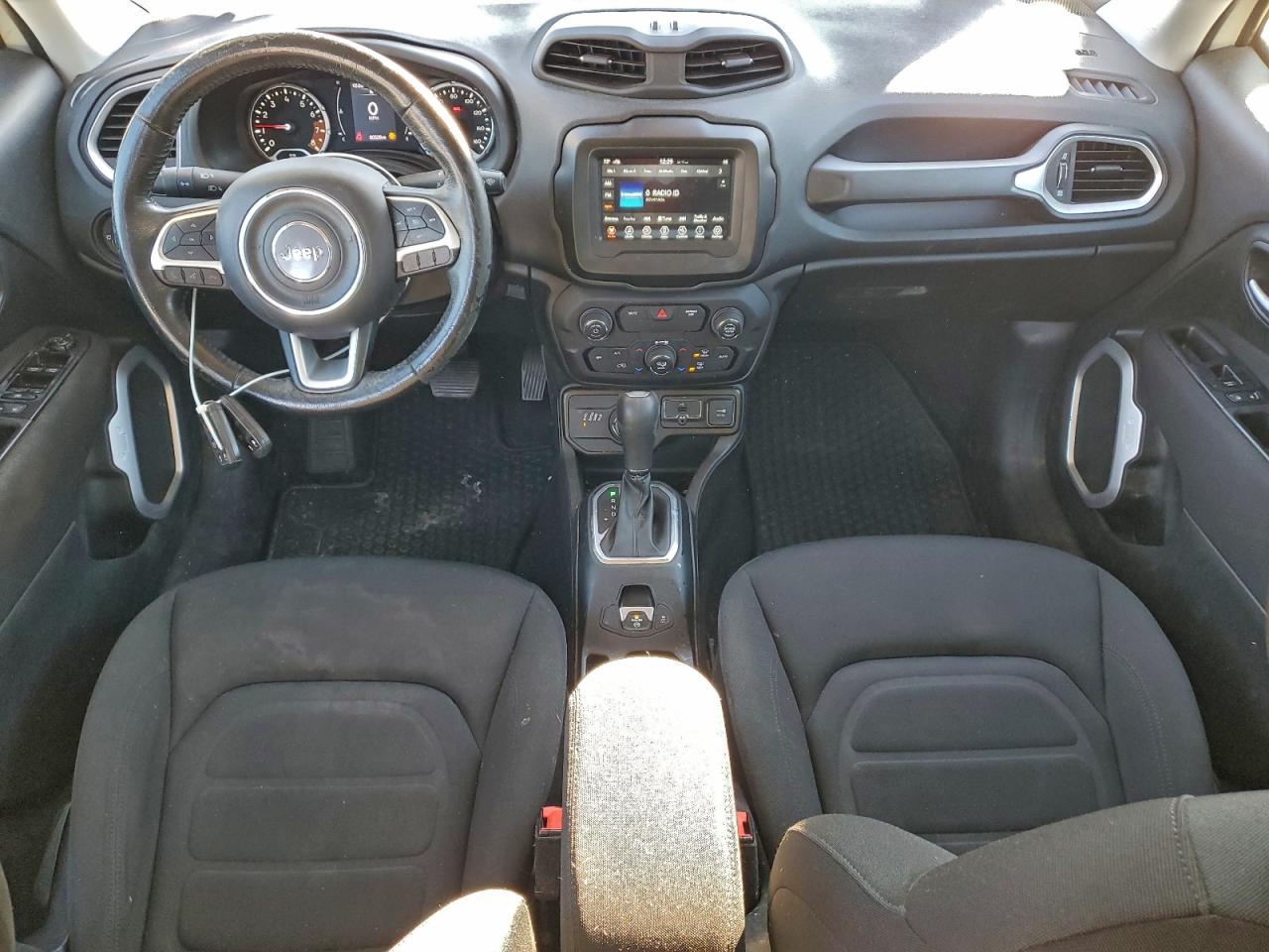 2020 JEEP RENEGADE LATITUDE photo 8