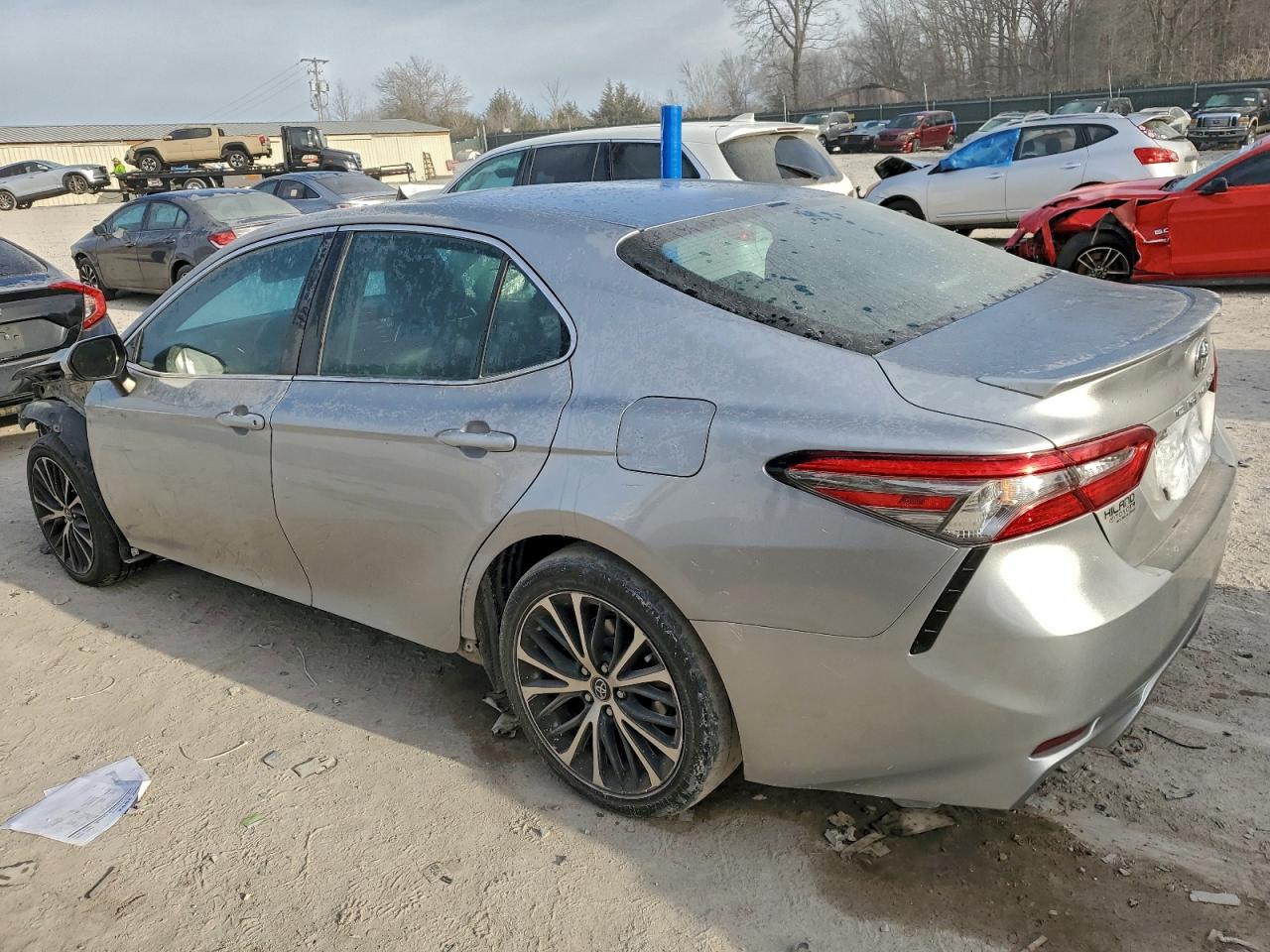2018 TOYOTA CAMRY L photo 2