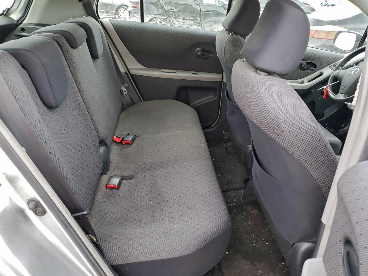 2010 TOYOTA YARIS photo 10