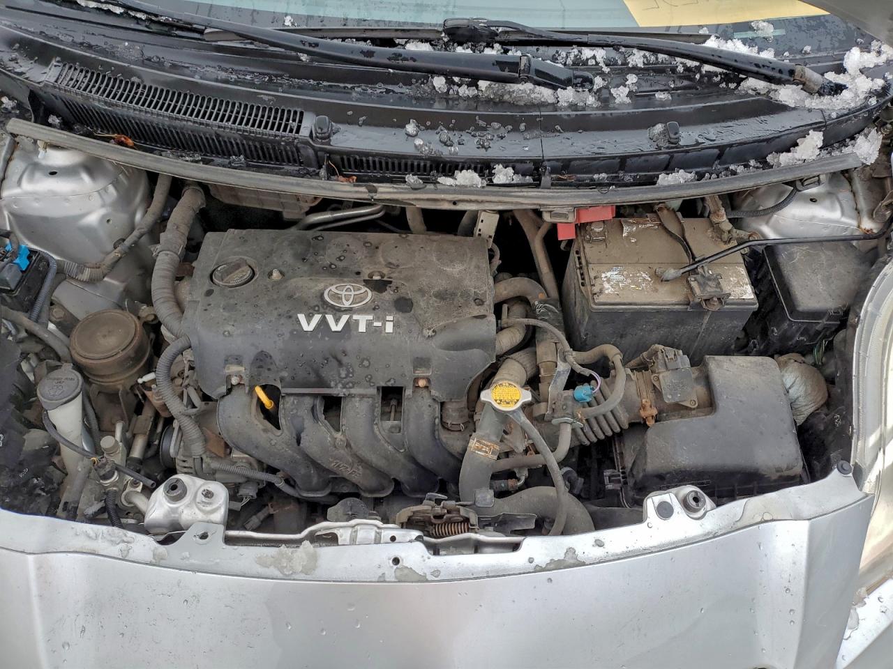 2010 TOYOTA YARIS photo 11