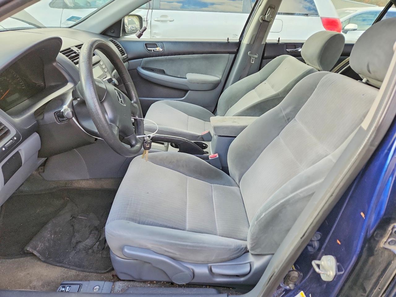 2005 HONDA ACCORD DX photo 7