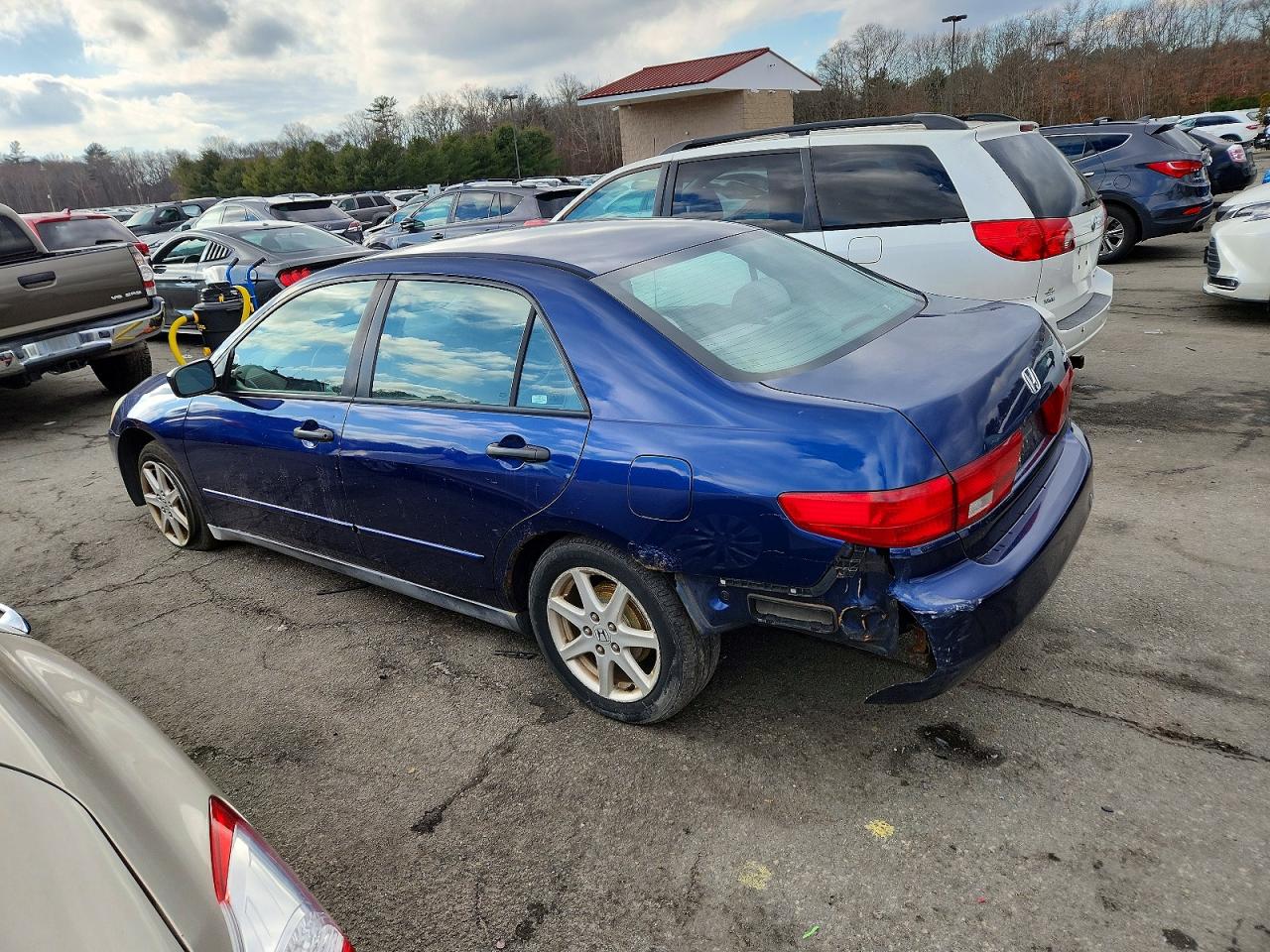 2005 HONDA ACCORD DX photo 2