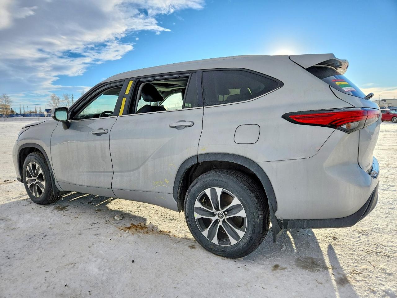 2023 TOYOTA HIGHLANDER L photo 2