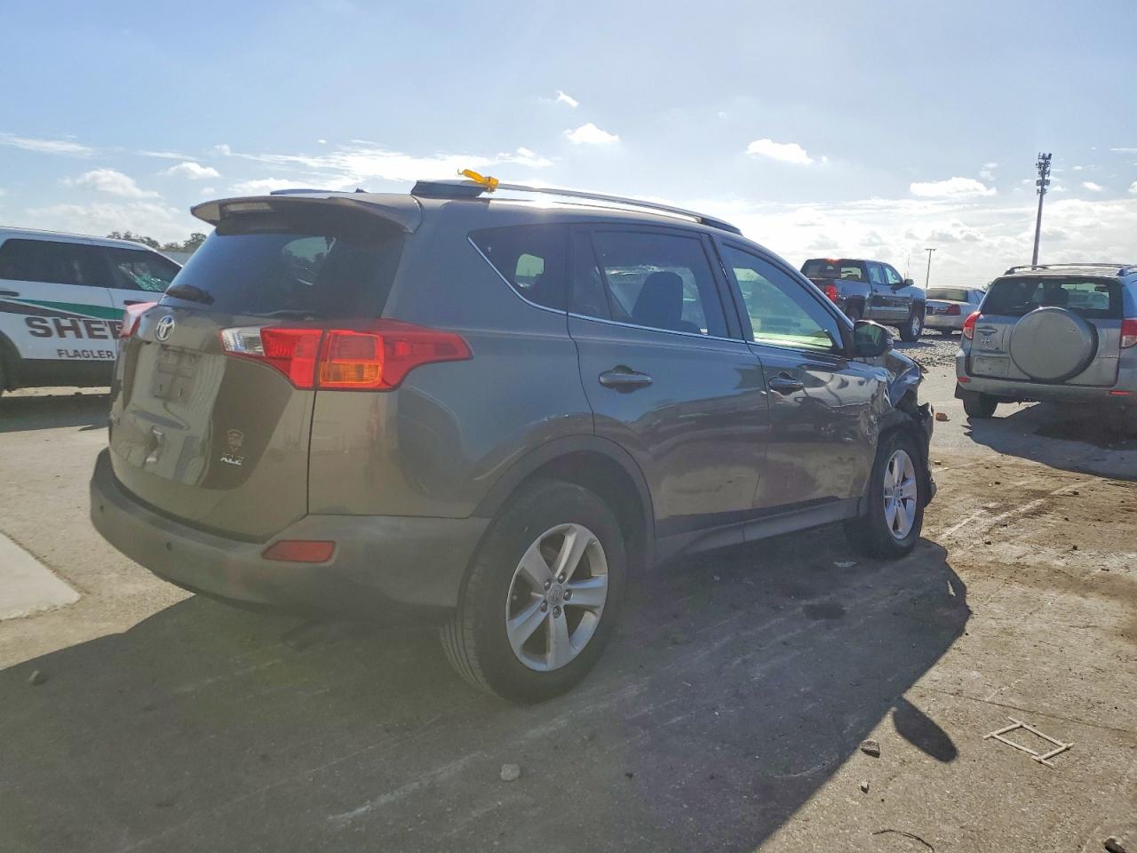 2013 TOYOTA RAV4 XLE photo 3