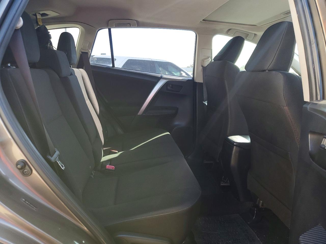 2013 TOYOTA RAV4 XLE photo 11