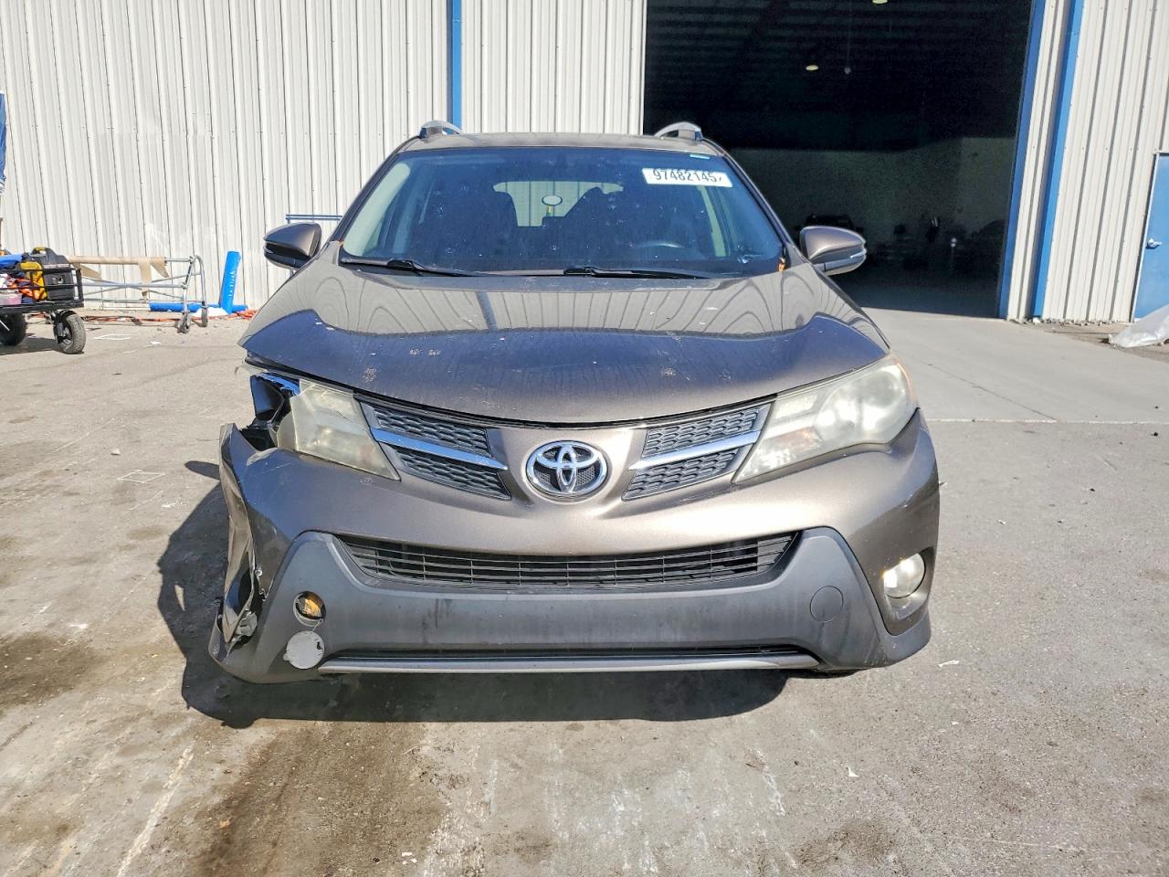 2013 TOYOTA RAV4 XLE photo 5