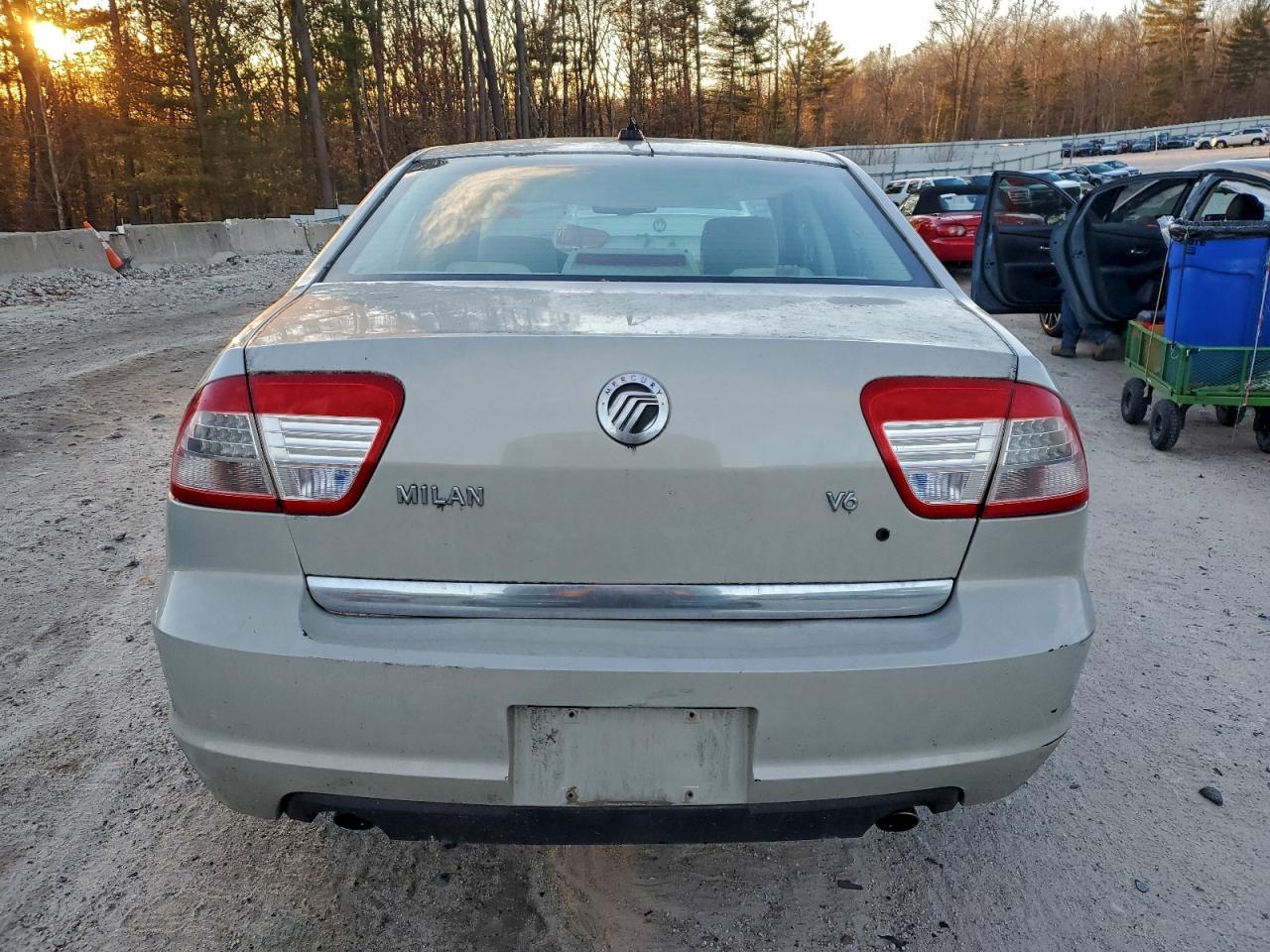 2008 MERCURY MILAN photo 6