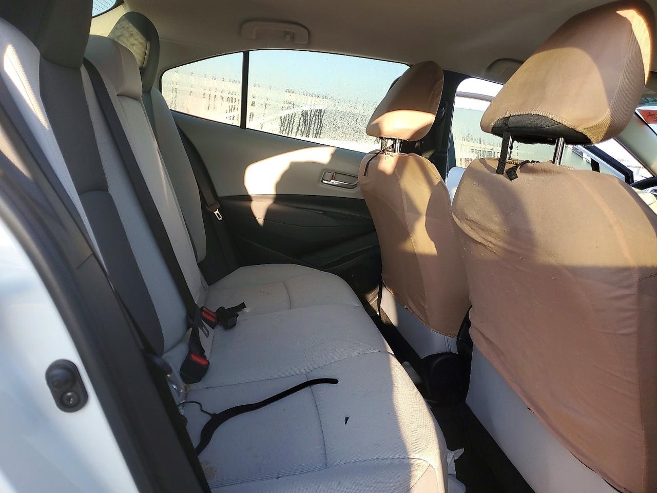 2021 TOYOTA COROLLA LE photo 10