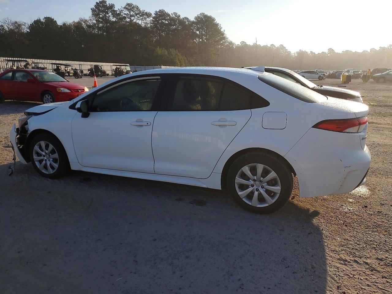 2021 TOYOTA COROLLA LE photo 2