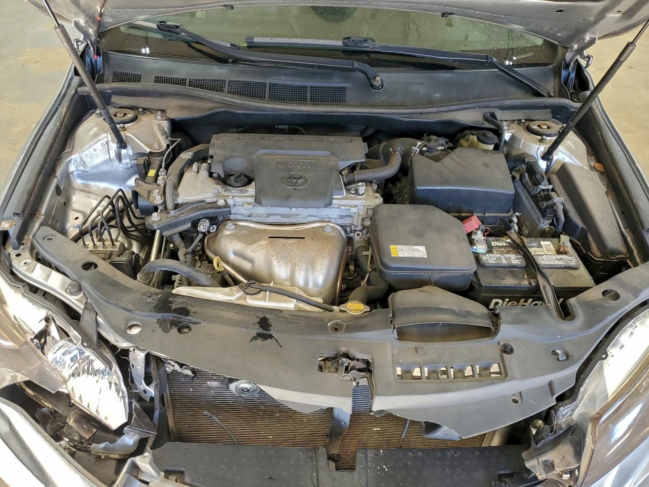 2015 TOYOTA CAMRY LE photo 11