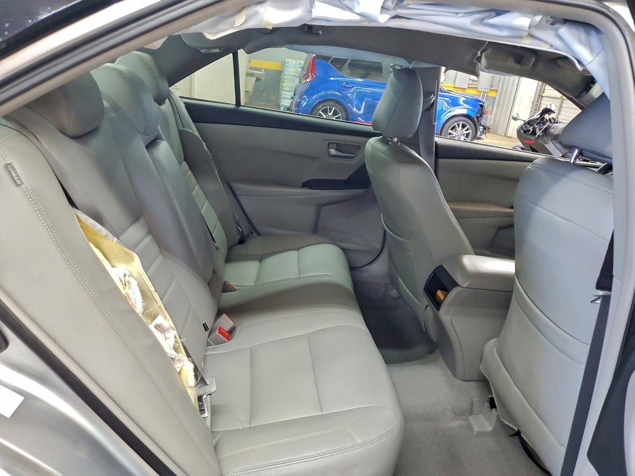 2015 TOYOTA CAMRY LE photo 10