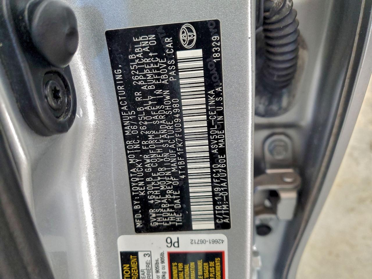 2015 TOYOTA CAMRY LE photo 12