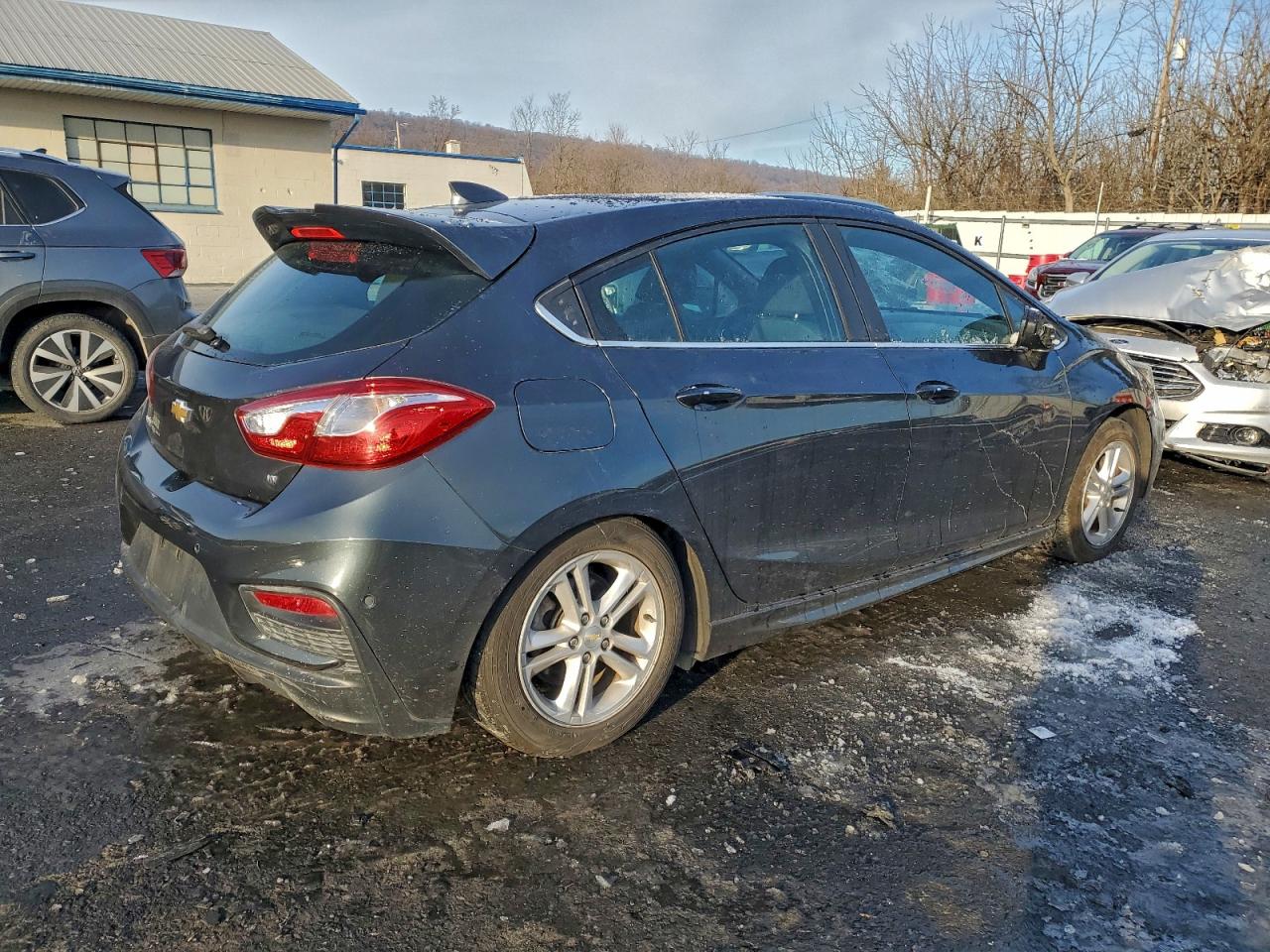 2017 CHEVROLET CRUZE LT photo 3