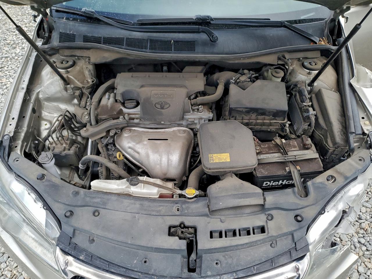 2015 TOYOTA CAMRY LE photo 11