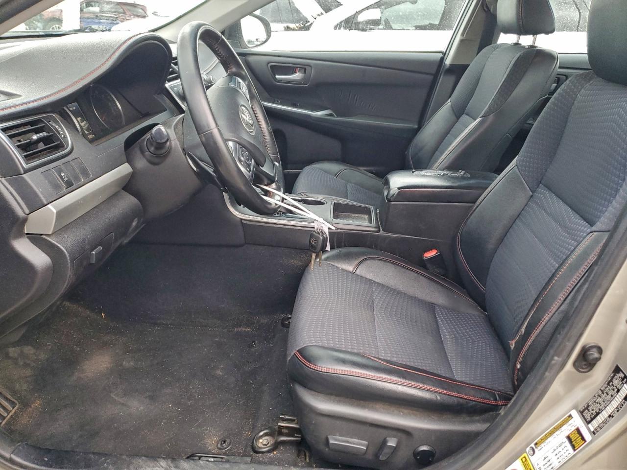 2015 TOYOTA CAMRY LE photo 7