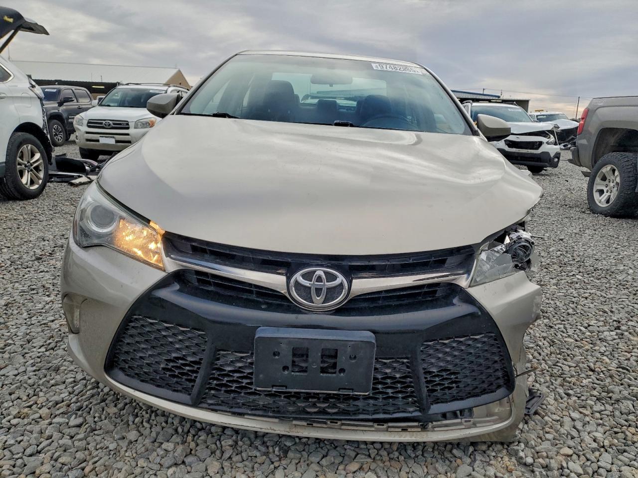 2015 TOYOTA CAMRY LE photo 5