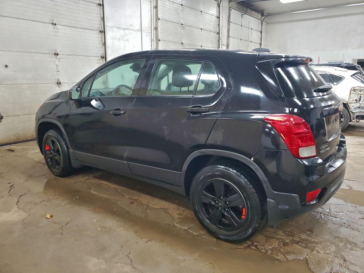 2018 CHEVROLET TRAX LS photo 3