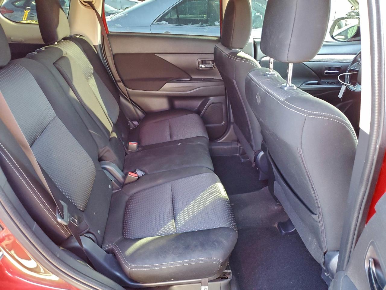 2016 MITSUBISHI OUTLANDER SE photo 31