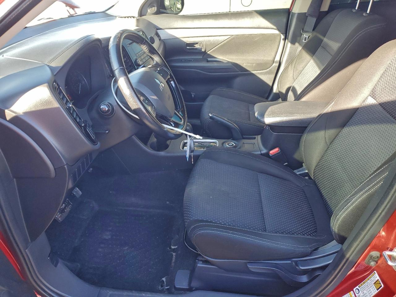 2016 MITSUBISHI OUTLANDER SE photo 19