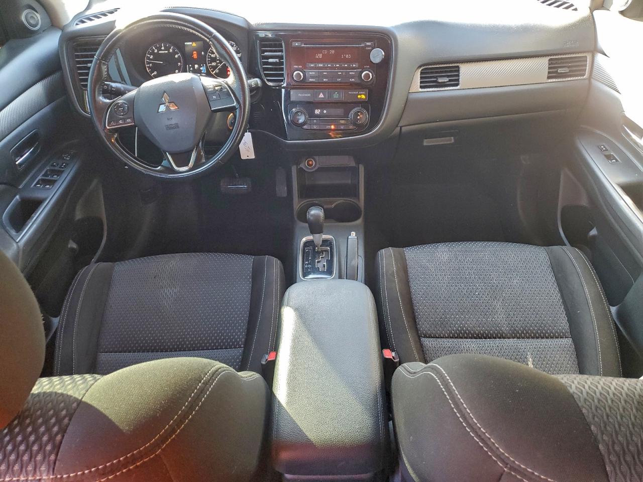 2016 MITSUBISHI OUTLANDER SE photo 22