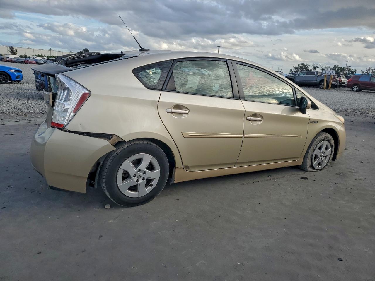 2010 TOYOTA PRIUS photo 7