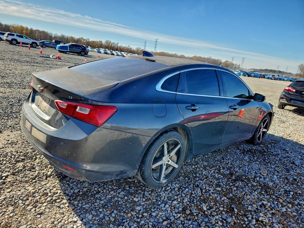 2017 CHEVROLET MALIBU LT photo 3