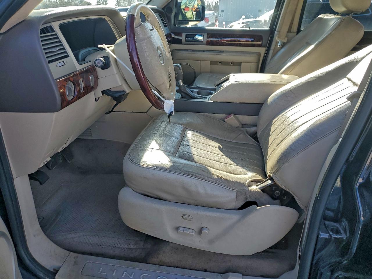 2004 LINCOLN NAVIGATOR photo 7