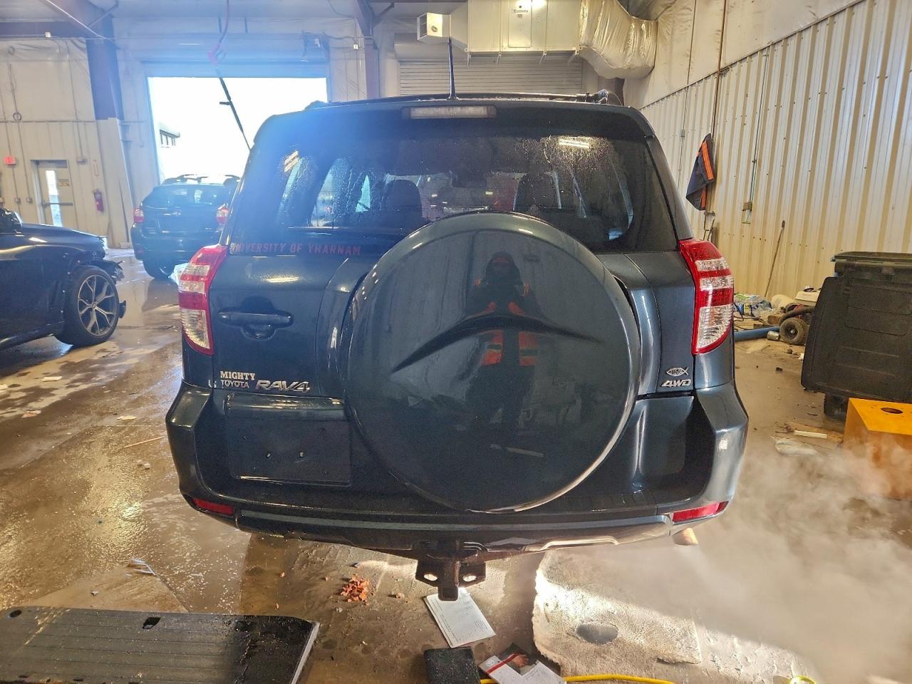 2010 TOYOTA RAV4 photo 11