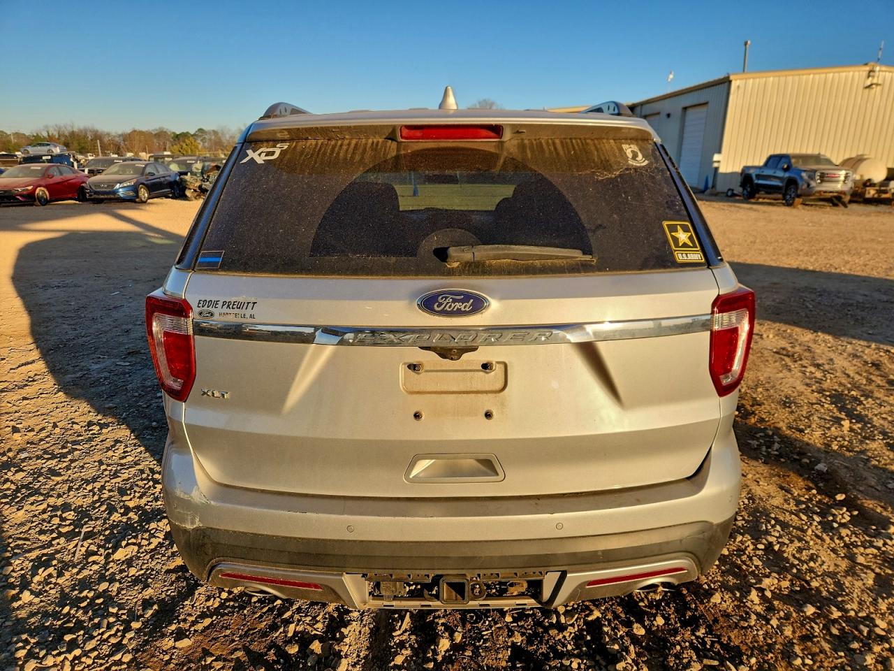 2017 FORD EXPLORER XLT photo 16