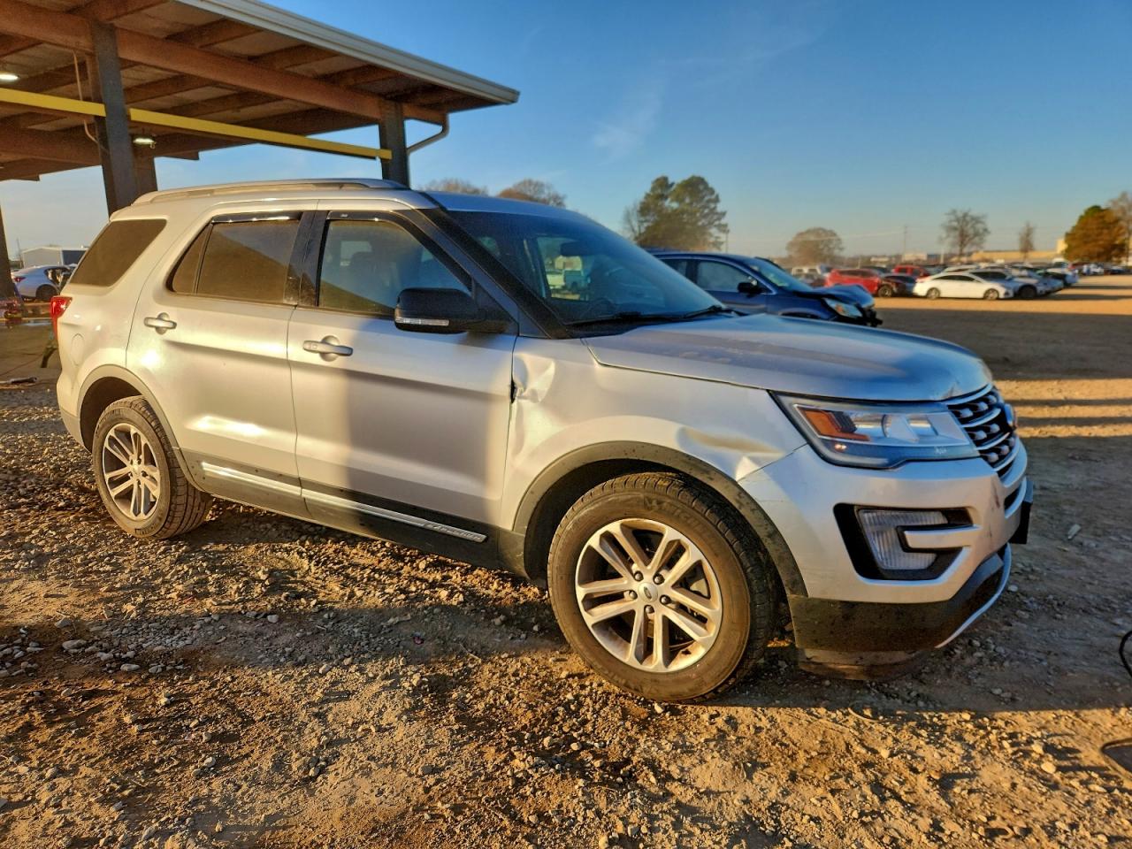 2017 FORD EXPLORER XLT photo 10