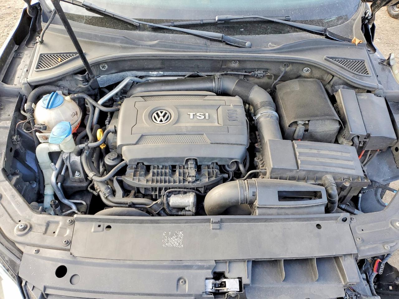 2015 VOLKSWAGEN PASSAT SE photo 11