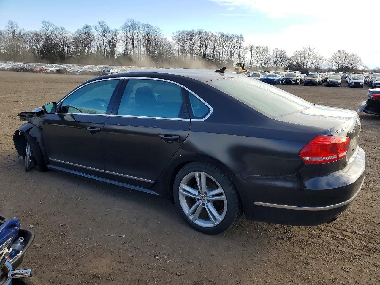 2015 VOLKSWAGEN PASSAT SE photo 2