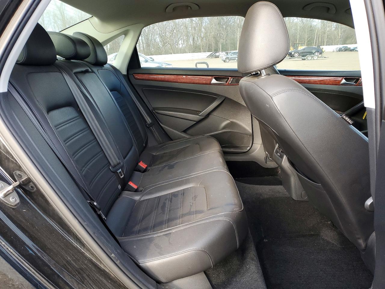 2015 VOLKSWAGEN PASSAT SE photo 10