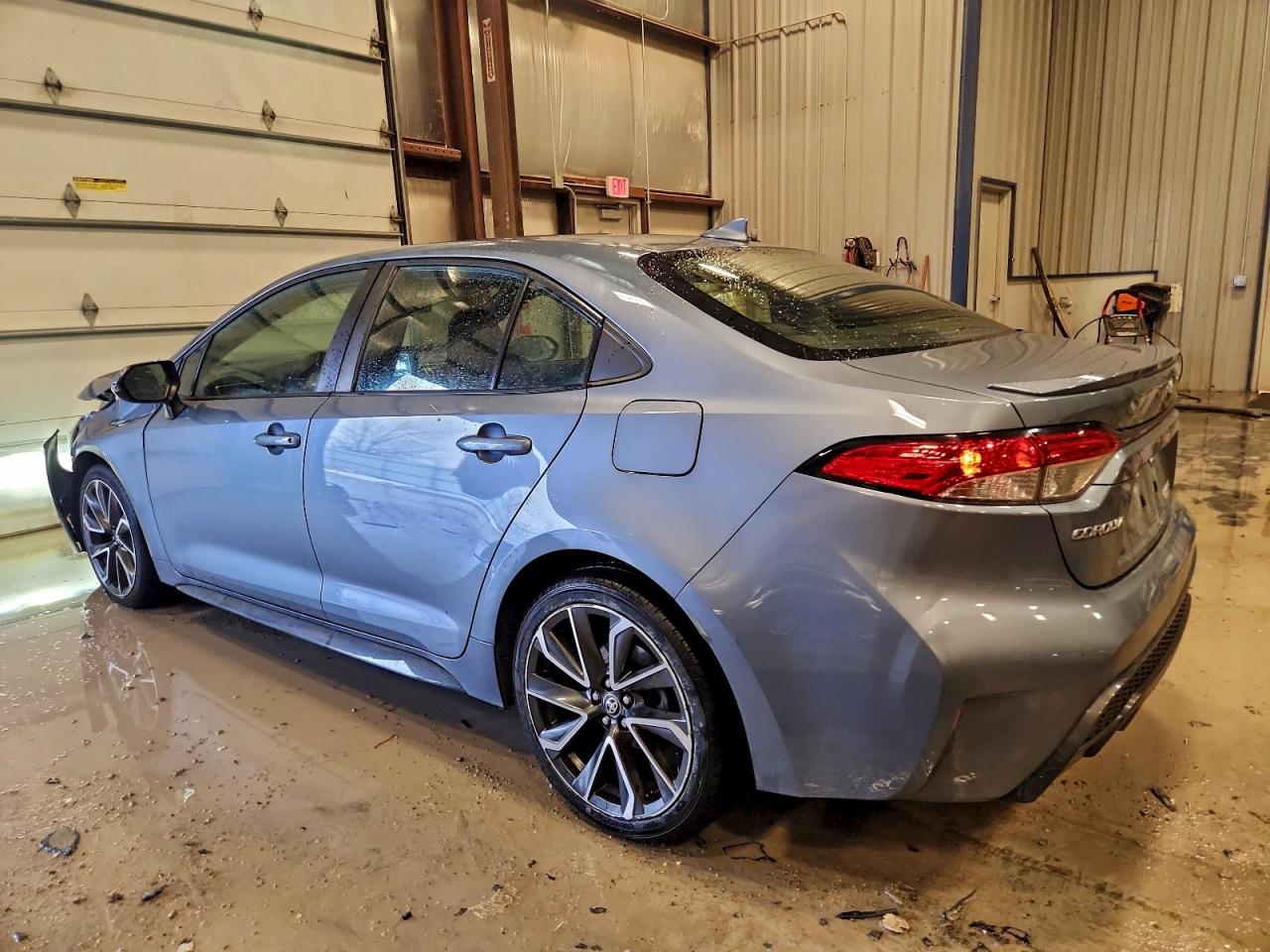 2020 TOYOTA COROLLA SE photo 2